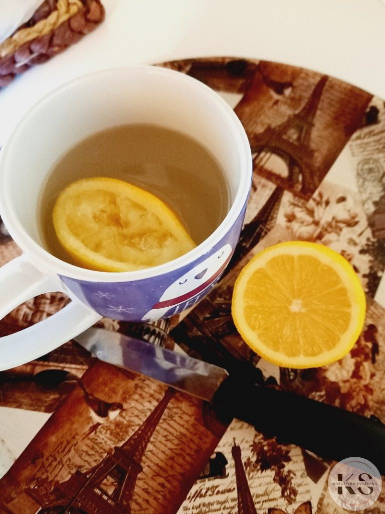 Kako Brzo i Jednostavno Očistiti Mikrovalnu